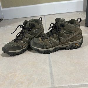 Merrell Moab 3 women’s hiking boots